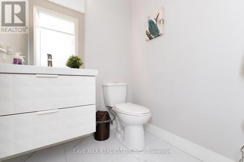 3354 Mersea Street E, London, ON - Indoor Photo Showing Bathroom