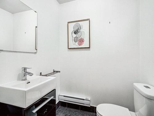 Salle d'eau - 85 Av. Lockhart, Mont-Royal, QC - Indoor Photo Showing Bathroom