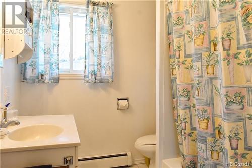 6 Nason Crescent, Oromocto, NB - Indoor Photo Showing Bathroom