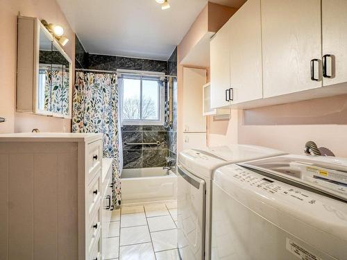Salle de bains - 824  - 826 Rue Chartrand, Terrebonne (Terrebonne), QC - Indoor Photo Showing Laundry Room