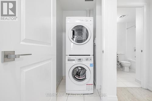 2508 - 3600 Highway 7 W, Vaughan, ON - Indoor Photo Showing Laundry Room