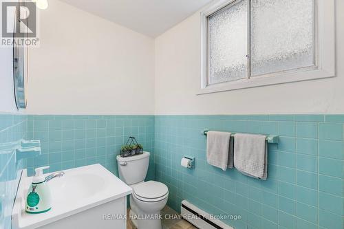122 Steel Street, Barrie, ON - Indoor Photo Showing Bathroom