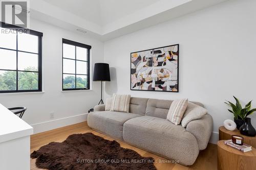 11 Beaucourt Road, Toronto, ON - Indoor Photo Showing Living Room