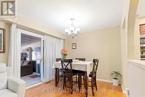 7242 Corrine Crescent, Mississauga, ON - Indoor Photo Showing Dining Room