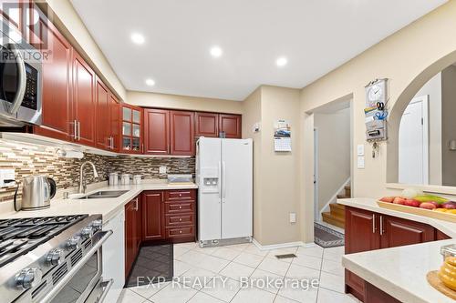 7242 Corrine Crescent, Mississauga, ON - Indoor Photo Showing Kitchen With Double Sink
