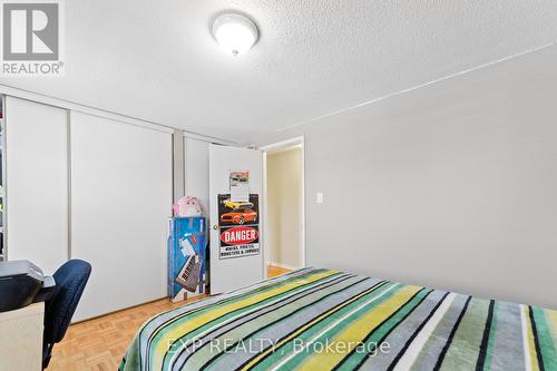 7242 Corrine Crescent, Mississauga, ON - Indoor Photo Showing Bedroom