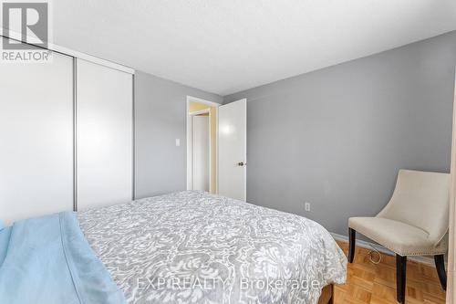 7242 Corrine Crescent, Mississauga, ON - Indoor Photo Showing Bedroom