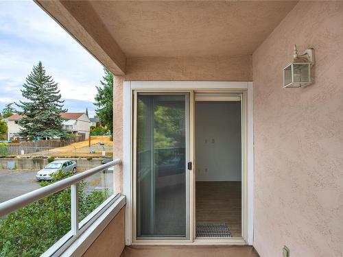 205-1632 Crescent View Dr, Nanaimo, BC - Outdoor With Exterior