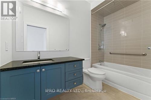 156 Finsbury Avenue, Ottawa, ON - Indoor Photo Showing Bathroom