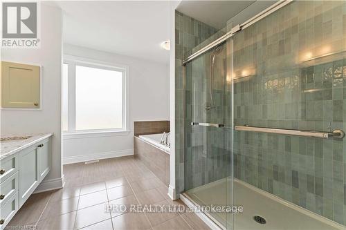156 Finsbury Avenue, Ottawa, ON - Indoor Photo Showing Bathroom