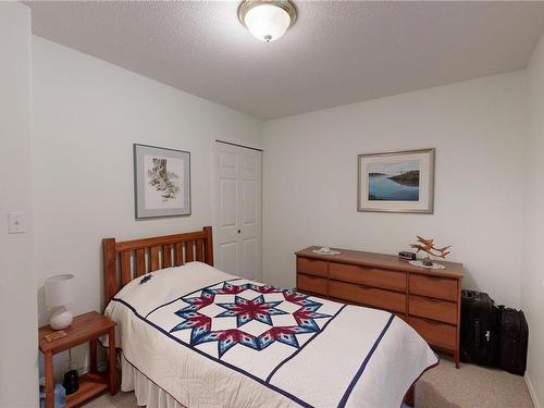 1189 North Rd, Gabriola Island, BC - Indoor Photo Showing Bedroom
