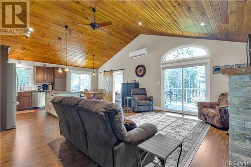 31 Candy Apple Lane, Cambridge-Narrows, NB - Indoor Photo Showing Living Room