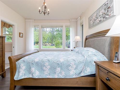 830 Clayton Rd, North Saanich, BC - Indoor Photo Showing Bedroom