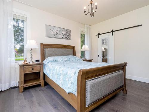 830 Clayton Rd, North Saanich, BC - Indoor Photo Showing Bedroom