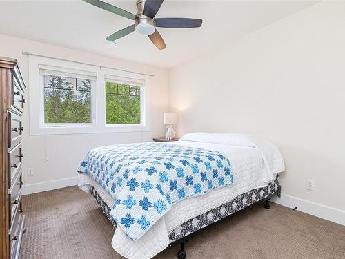 830 Clayton Rd, North Saanich, BC - Indoor Photo Showing Bedroom