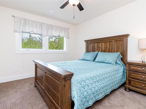 830 Clayton Rd, North Saanich, BC - Indoor Photo Showing Bedroom