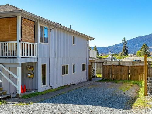 2223 Rosstown Rd, Nanaimo, BC - Outdoor With Exterior