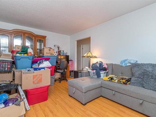 2223 Rosstown Rd, Nanaimo, BC - Indoor