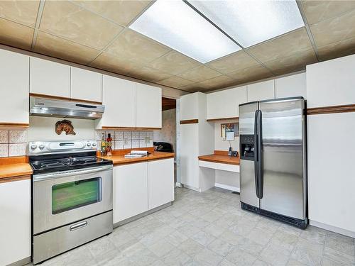 5532 Raceway Rd, Campbell River, BC - Indoor Photo Showing Kitchen