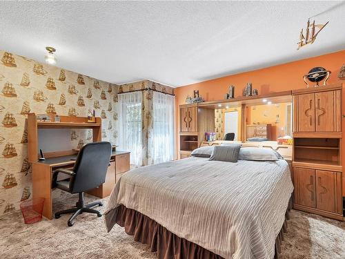 5532 Raceway Rd, Campbell River, BC - Indoor Photo Showing Bedroom