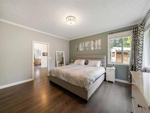 2262 Rolla Pl, Highlands, BC - Indoor Photo Showing Other Room