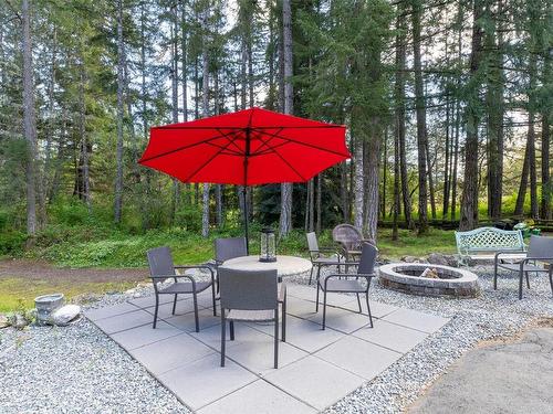 2262 Rolla Pl, Highlands, BC - Outdoor