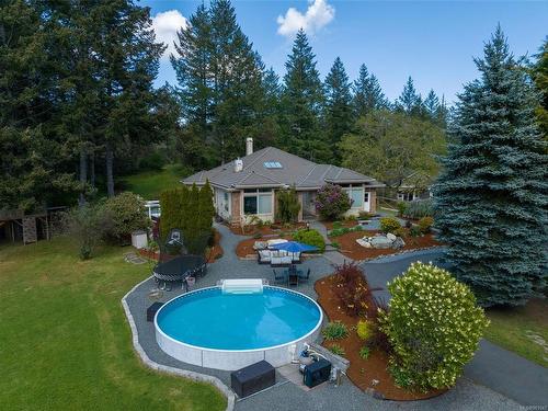 2262 Rolla Pl, Highlands, BC - Outdoor