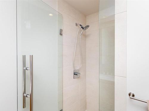 319-365 Waterfront Cres, Victoria, BC - Indoor Photo Showing Bathroom