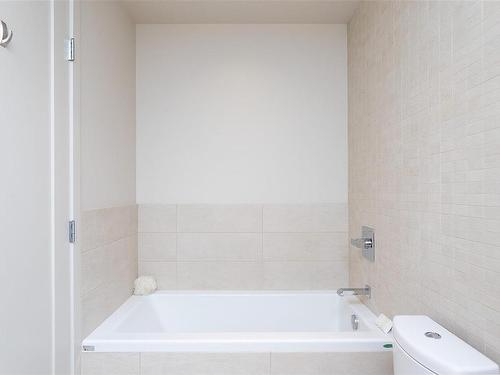 319-365 Waterfront Cres, Victoria, BC - Indoor Photo Showing Bathroom