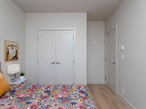 319-365 Waterfront Cres, Victoria, BC - Indoor Photo Showing Bedroom