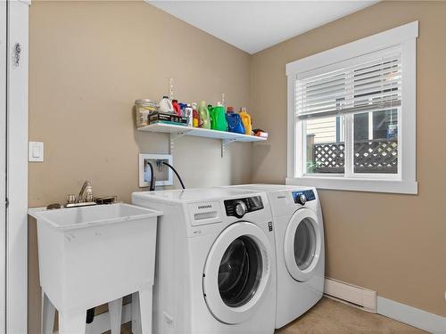 2004 Frostbirch Way, Nanaimo, BC - Indoor Photo Showing Laundry Room