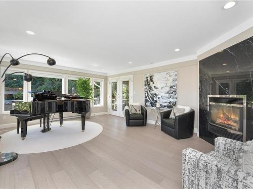 11096 Greenpark Dr, North Saanich, BC - Indoor Photo Showing Living Room With Fireplace