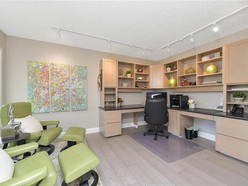11096 Greenpark Dr, North Saanich, BC - Indoor Photo Showing Office