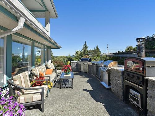 11096 Greenpark Dr, North Saanich, BC - Outdoor With Exterior