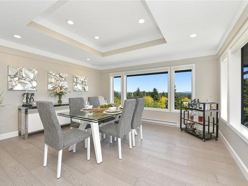 11096 Greenpark Dr, North Saanich, BC - Indoor Photo Showing Dining Room