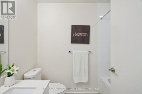 802 - 30 Roehampton Avenue, Toronto, ON - Indoor Photo Showing Bathroom