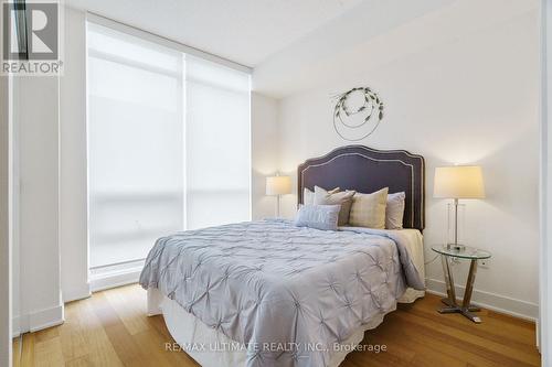 802 - 30 Roehampton Avenue, Toronto, ON - Indoor Photo Showing Bedroom