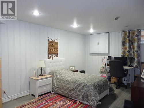 19 Versend Drive, Toronto, ON - Indoor Photo Showing Bedroom