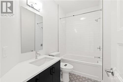 246 Kinderwood Way, Kemptville, ON - Indoor Photo Showing Bathroom