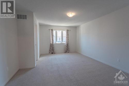 215 Macoun Circle, Ottawa, ON - Indoor Photo Showing Other Room