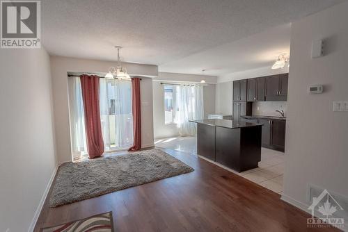 215 Macoun Circle, Ottawa, ON - Indoor Photo Showing Kitchen