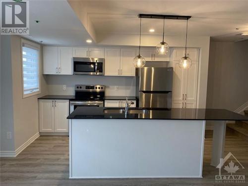 840 Mikinak Road, Ottawa, ON - Indoor Photo Showing Kitchen With Stainless Steel Kitchen With Upgraded Kitchen
