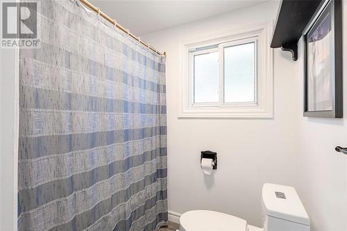 306 Braemar Place, St Clair, ON - Indoor Photo Showing Bathroom