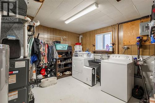306 Braemar Place, St Clair, ON - Indoor Photo Showing Laundry Room