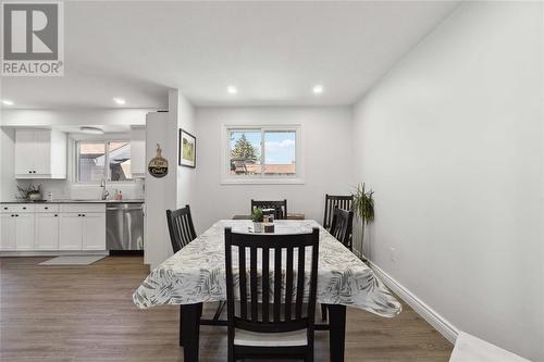 306 Braemar Place, St Clair, ON - Indoor Photo Showing Dining Room
