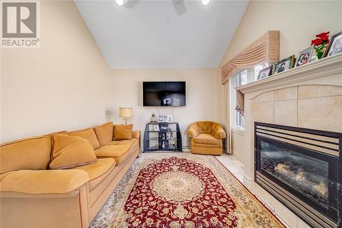 1346 Lakeview Avenue, Windsor, ON - Indoor Photo Showing Living Room With Fireplace