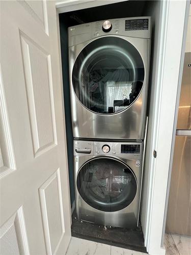 92 Hodgkins Avenue, Thorold, ON - Indoor Photo Showing Laundry Room