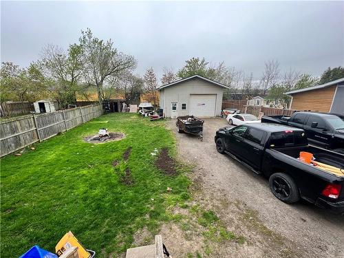 92 Hodgkins Avenue, Thorold, ON - Outdoor With Backyard