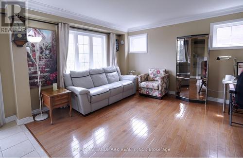 9 Edelweiss Avenue, Richmond Hill, ON - Indoor Photo Showing Living Room