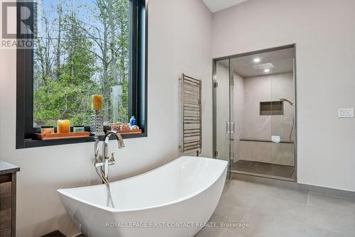 2761 Lockhart Road, Innisfil, ON - Indoor Photo Showing Bathroom